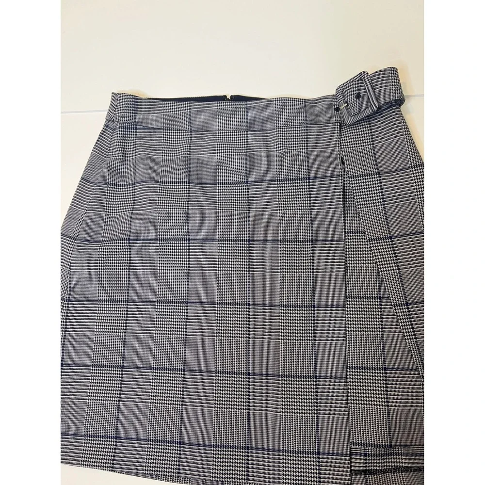 Club Monaco Grey Blue Glen Plaid Buckle Wrap Mini Skirt Asymmetrical Hem Size 12 - Picture 5 of 11